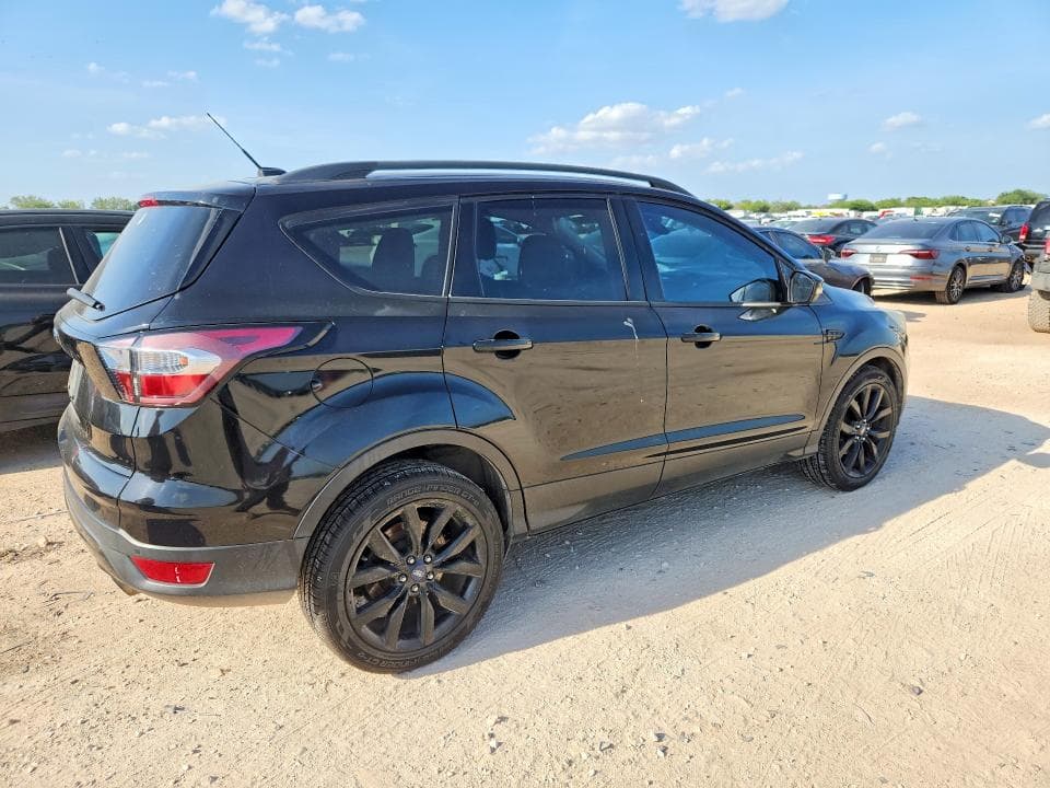 2017 FORD ESCAPE TITANIUM 3