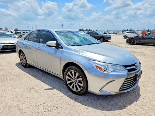 2017 TOYOTA CAMRY XLE 4