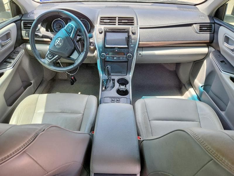 2017 TOYOTA CAMRY XLE 8