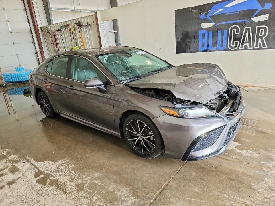2024 TOYOTA CAMRY SE 4
