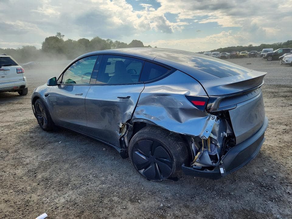2026 TESLA MODEL Y 2