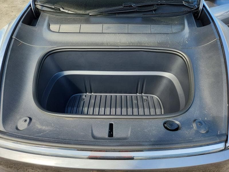 2026 TESLA MODEL Y 12