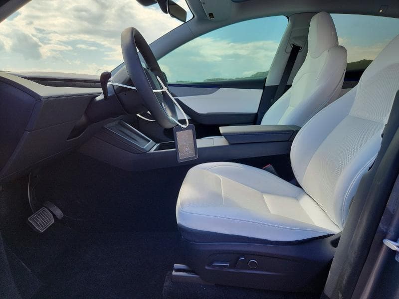 2026 TESLA MODEL Y 7