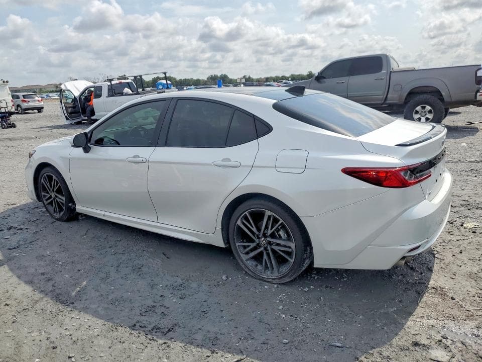 2025 TOYOTA CAMRY XSE 2