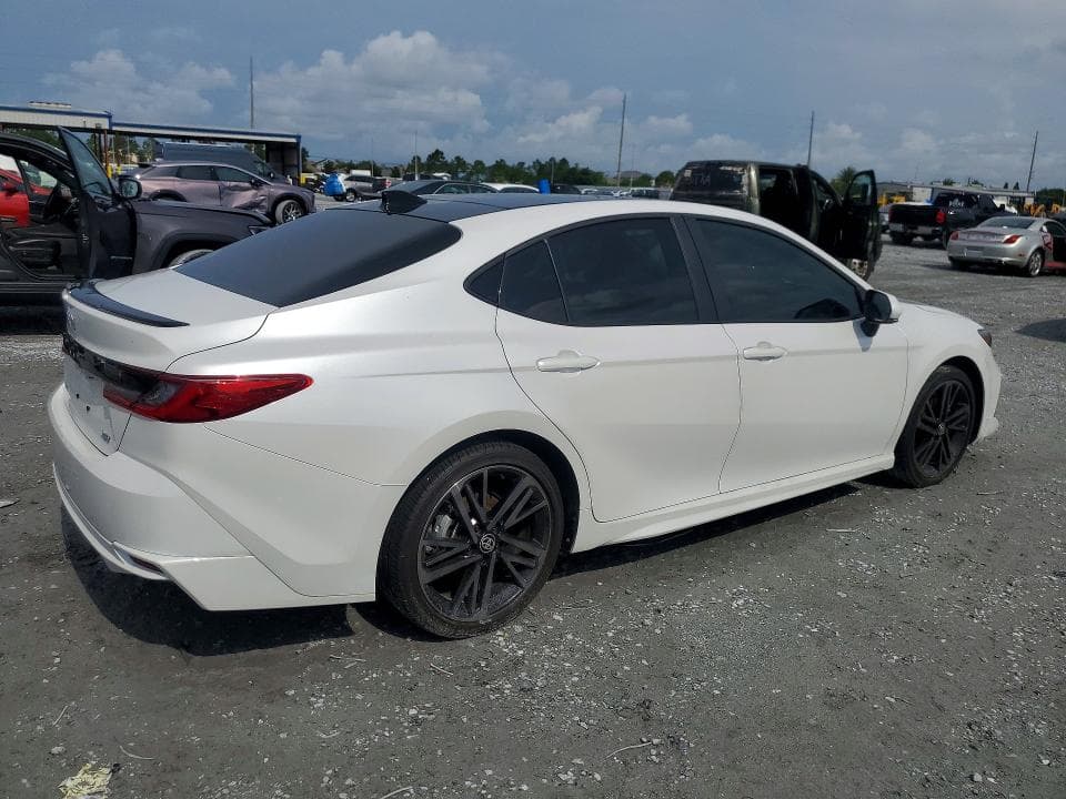 2025 TOYOTA CAMRY XSE 3