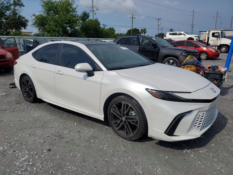 2025 TOYOTA CAMRY XSE 4