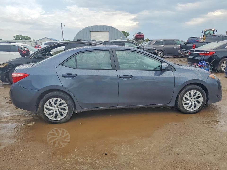 2018 TOYOTA COROLLA LE 3