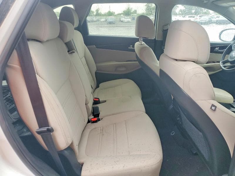 2017 KIA SORENTO LX 11