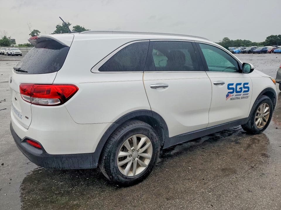 2017 KIA SORENTO LX 3