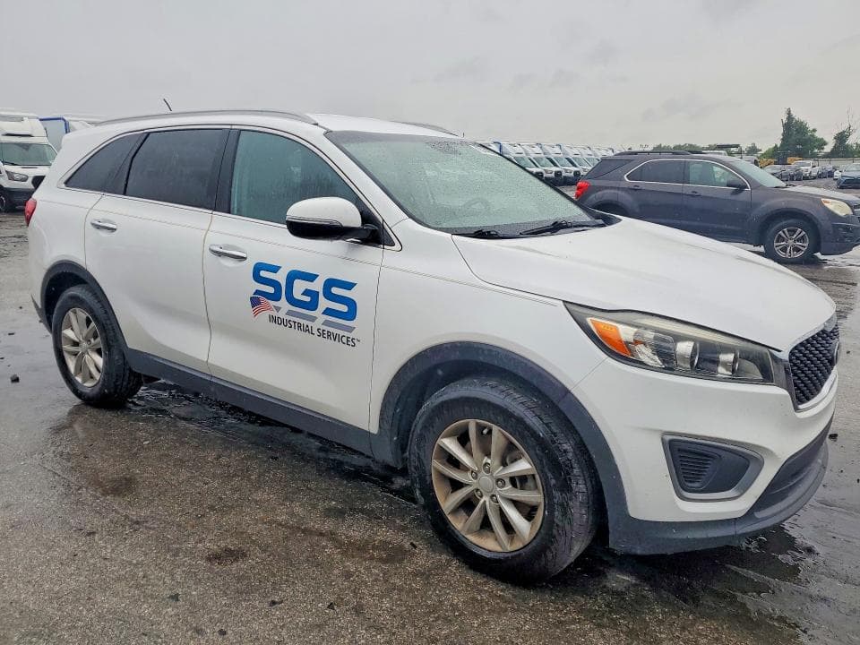2017 KIA SORENTO LX 4