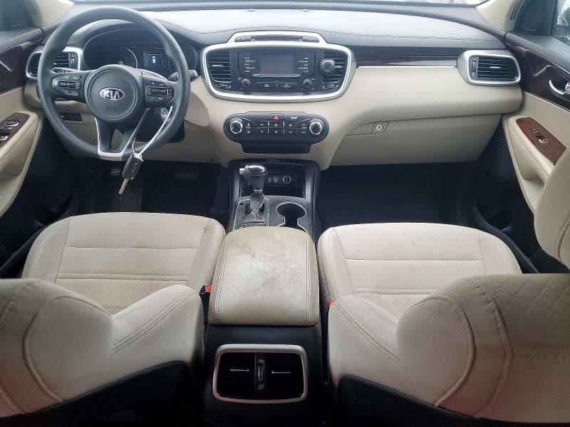 2017 KIA SORENTO LX 8