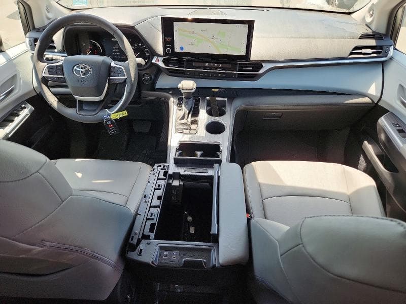 2025 TOYOTA SIENNA XLE 8-PASSENGER 8