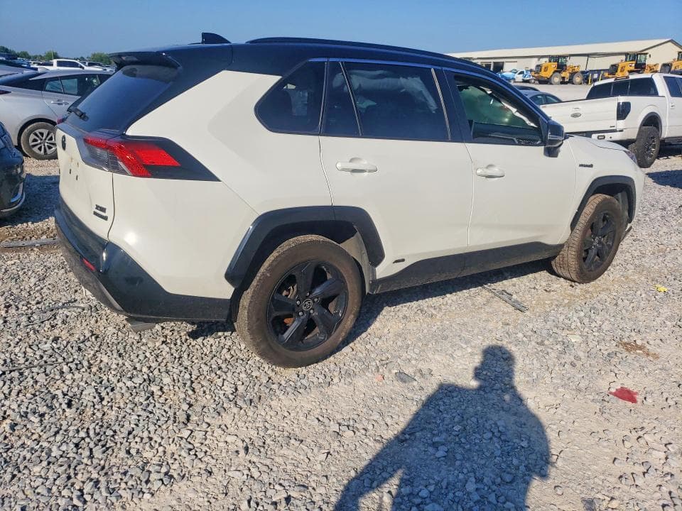 2021 TOYOTA RAV4 XSE 3