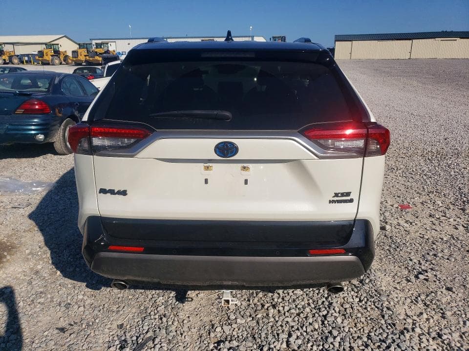 2021 TOYOTA RAV4 XSE 6