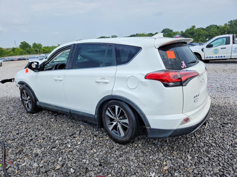 2018 TOYOTA RAV4 XLE 2