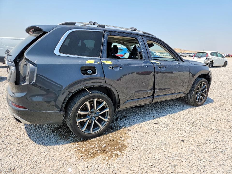2017 VOLVO XC90 T6 3