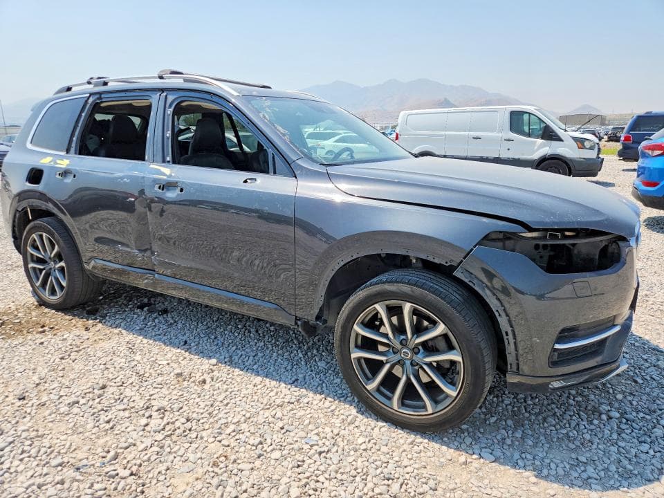 2017 VOLVO XC90 T6 4
