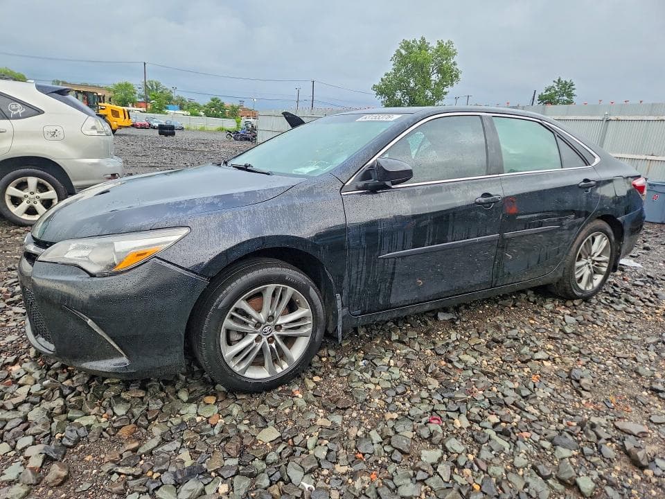 2017 TOYOTA CAMRY SE - 1