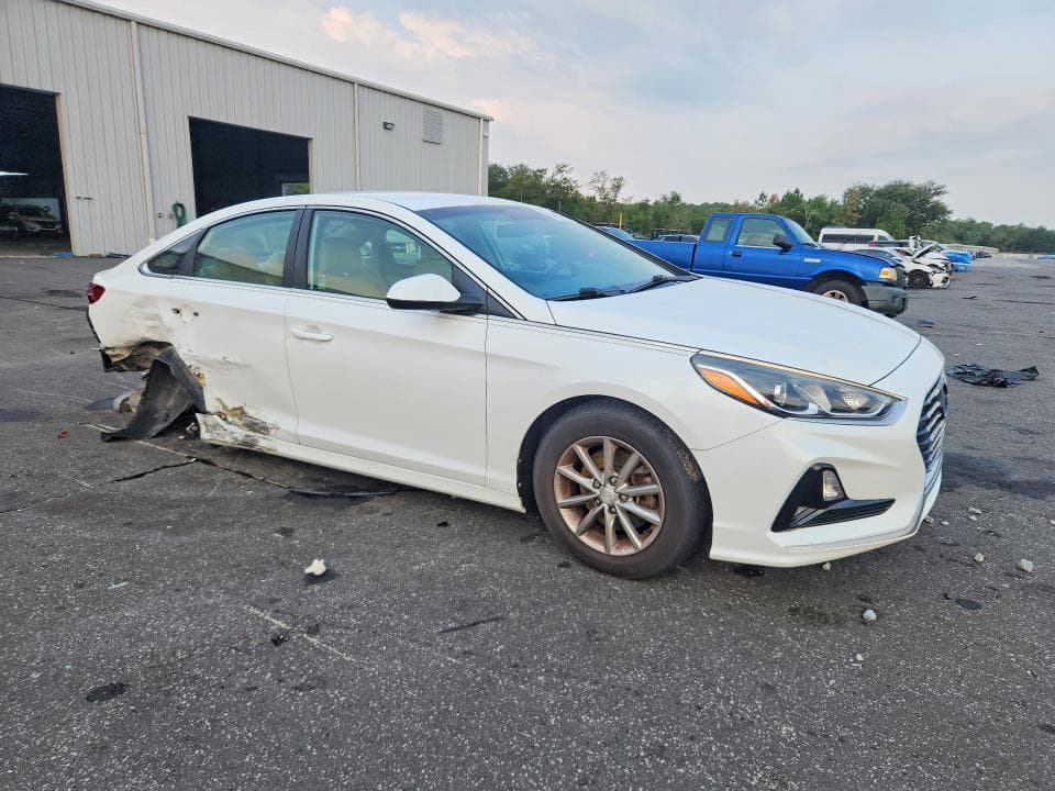 2018 HYUNDAI SONATA SE 4