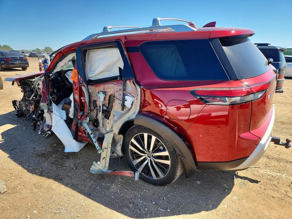 2023 NISSAN PATHFINDER PLATINUM 2