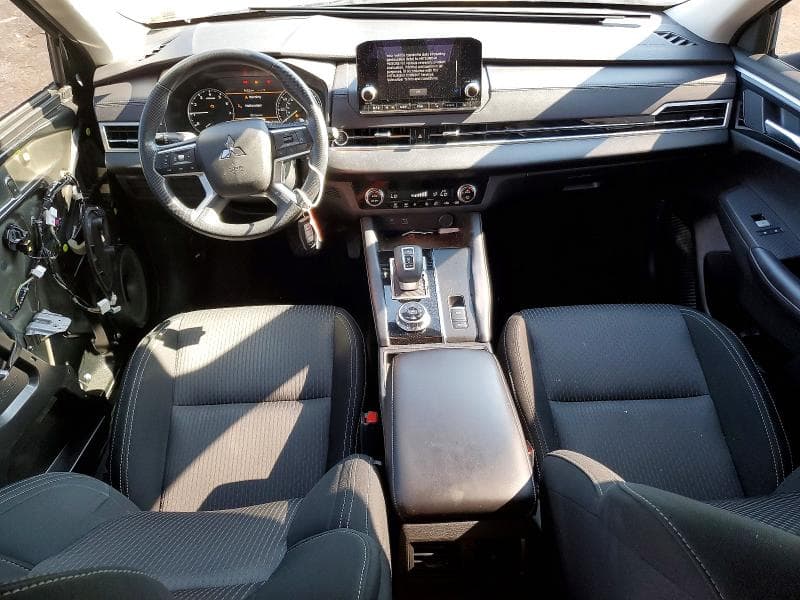 2023 MITSUBISHI OUTLANDER ES 8