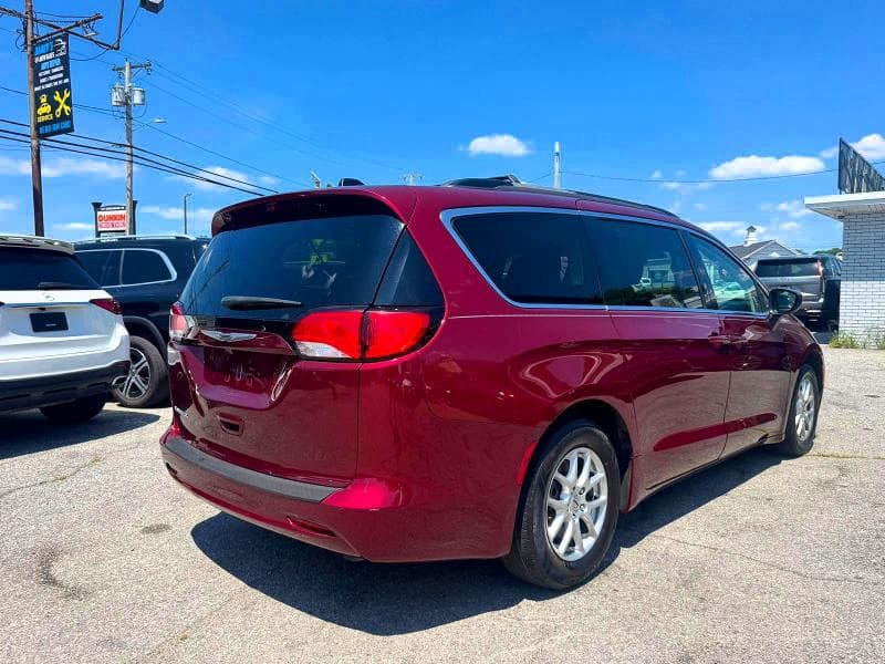 2021 CHRYSLER VOYAGER LXI 4