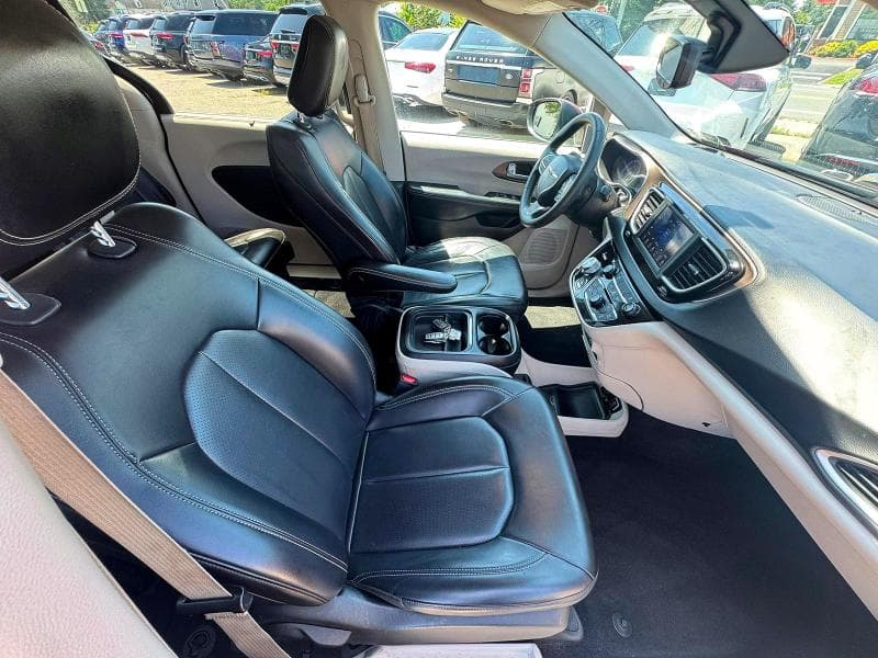 2021 CHRYSLER VOYAGER LXI 5