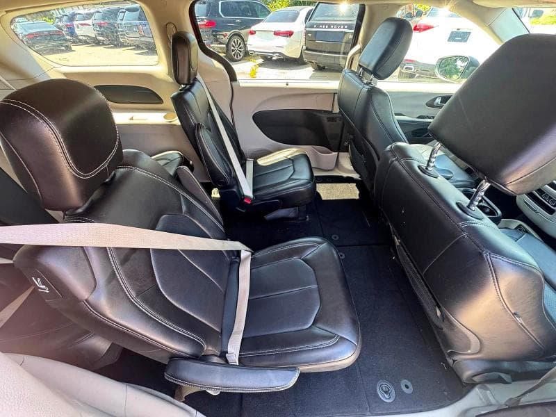 2021 CHRYSLER VOYAGER LXI 6