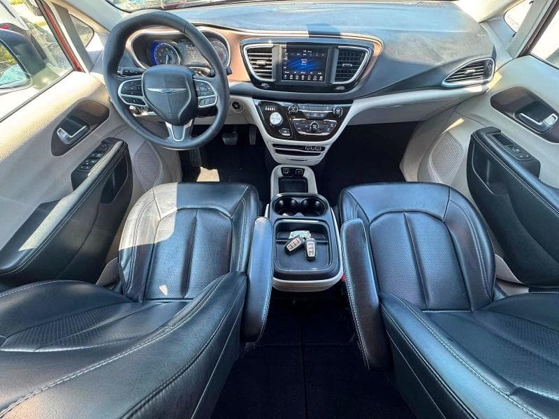 2021 CHRYSLER VOYAGER LXI 9