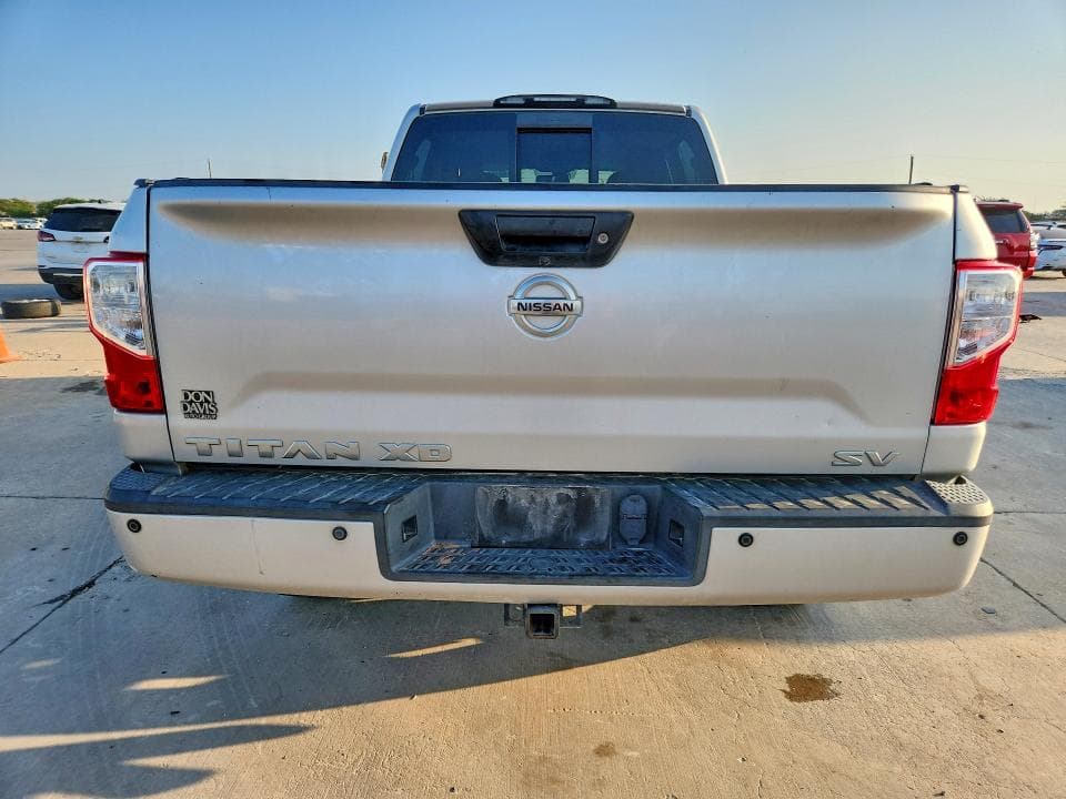 2017 NISSAN TITAN XD SV 6