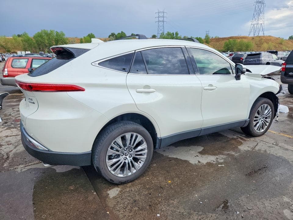 2022 TOYOTA VENZA XLE 3