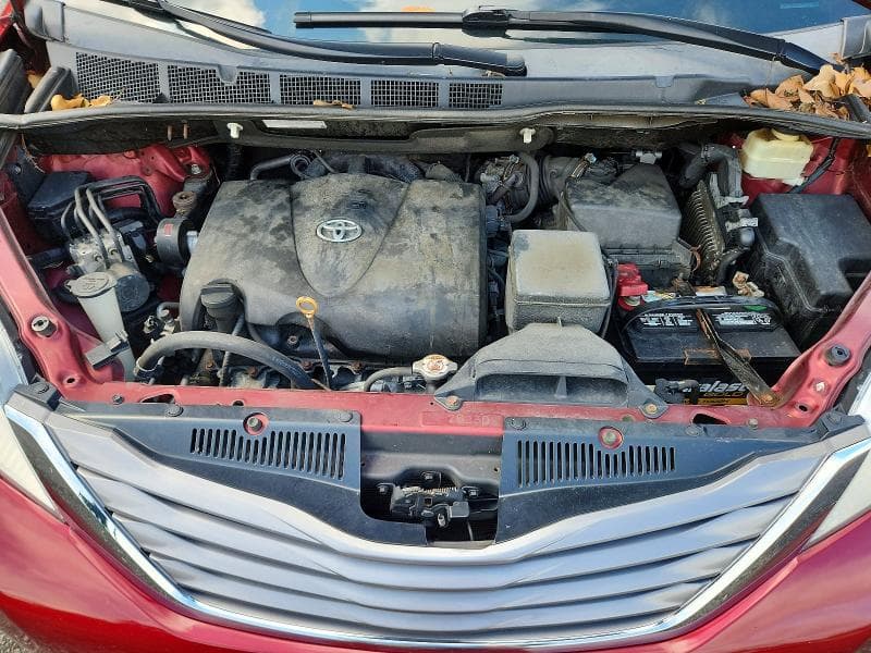 2017 TOYOTA SIENNA XLE 7-PASSENGER 12