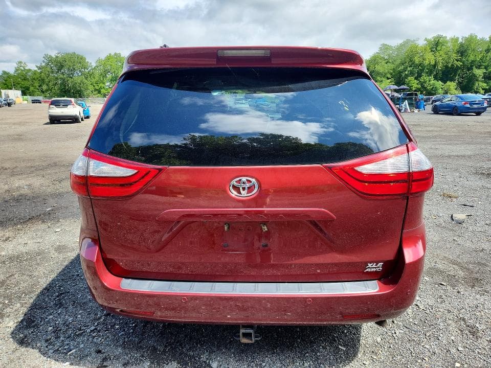 2017 TOYOTA SIENNA XLE 7-PASSENGER 6