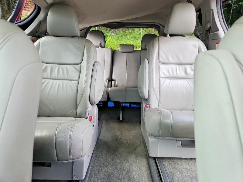 2017 TOYOTA SIENNA XLE 7-PASSENGER 10