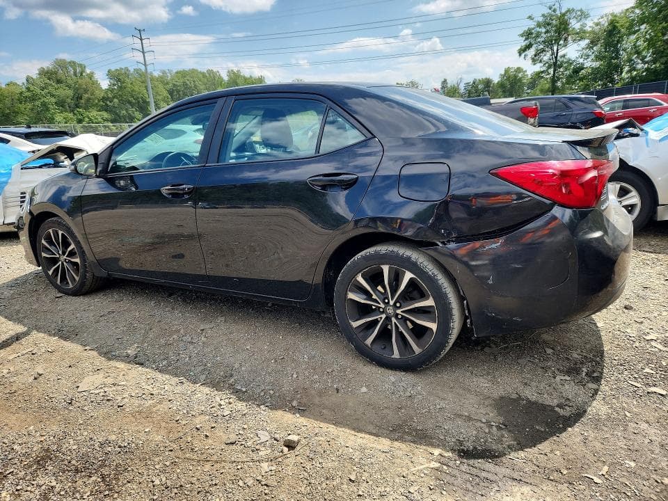 2017 TOYOTA COROLLA SE 2