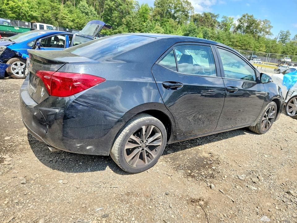 2017 TOYOTA COROLLA SE 3