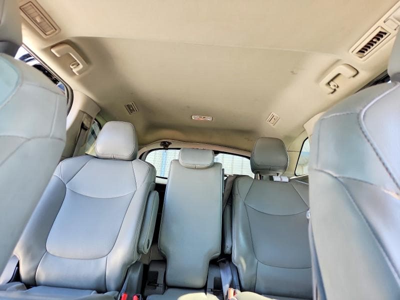 2021 TOYOTA SIENNA XLE 10