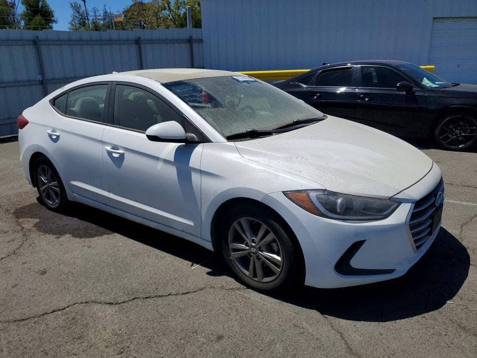 2017 HYUNDAI ELANTRA SE 4