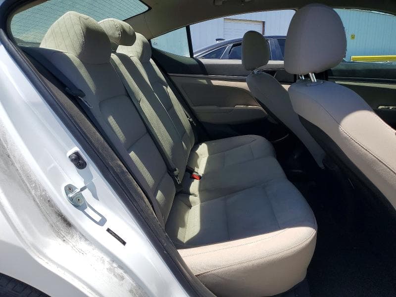 2017 HYUNDAI ELANTRA SE 10