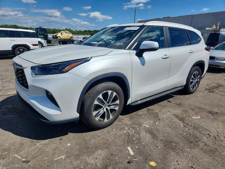2023 TOYOTA HIGHLANDER XLE - 1
