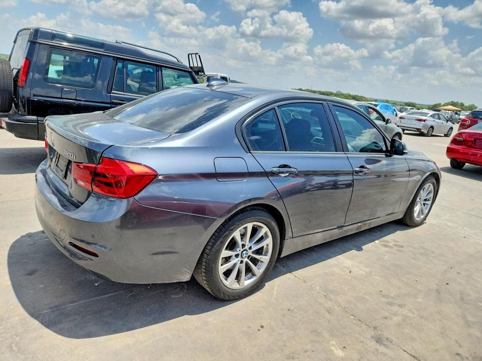 2017 BMW 320 XI 3