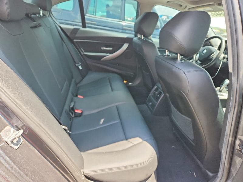 2017 BMW 320 XI 10