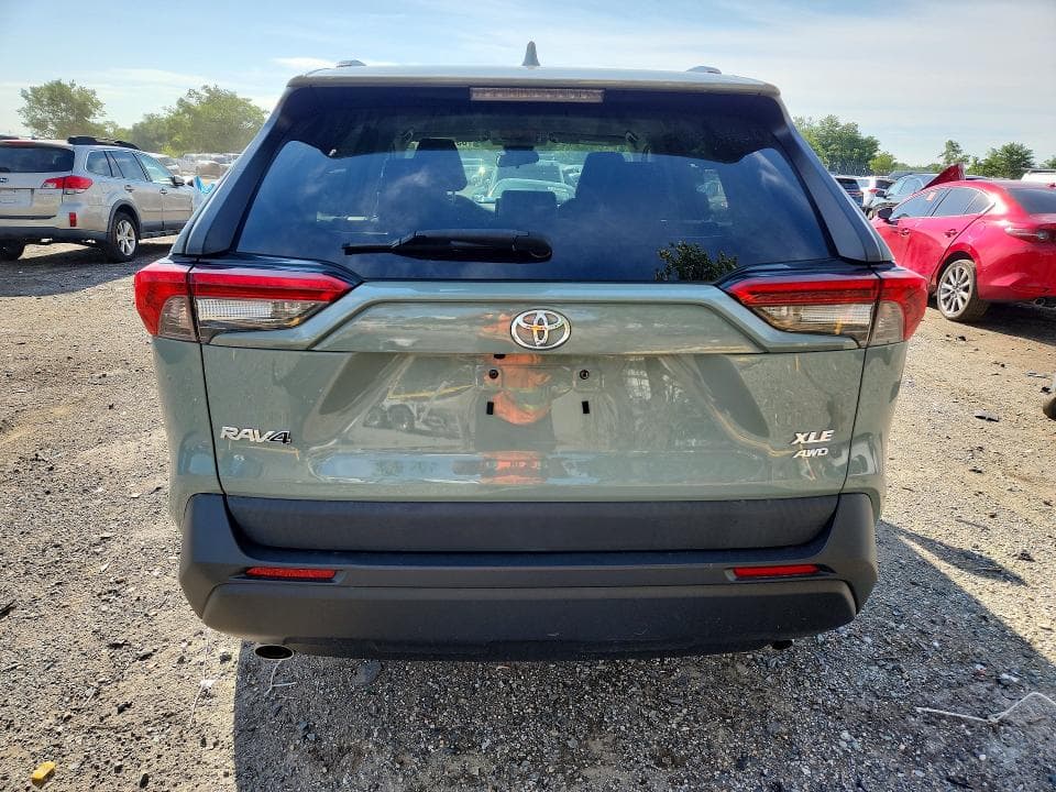 2020 TOYOTA RAV4 XLE 6