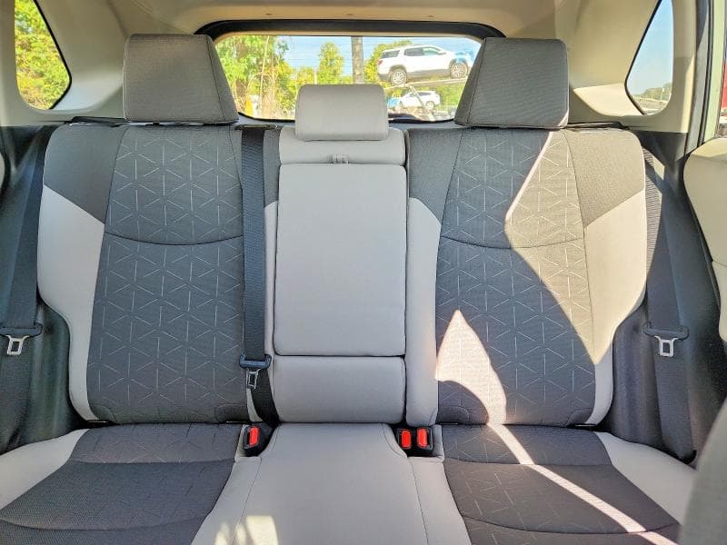 2020 TOYOTA RAV4 XLE 10