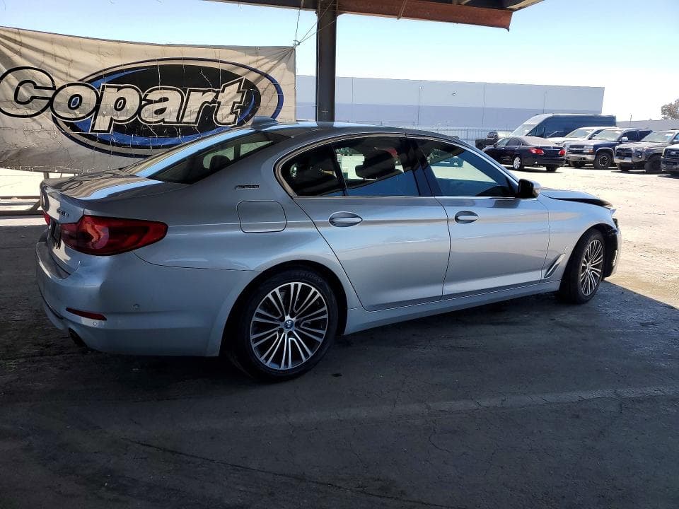 2019 BMW 530E 3