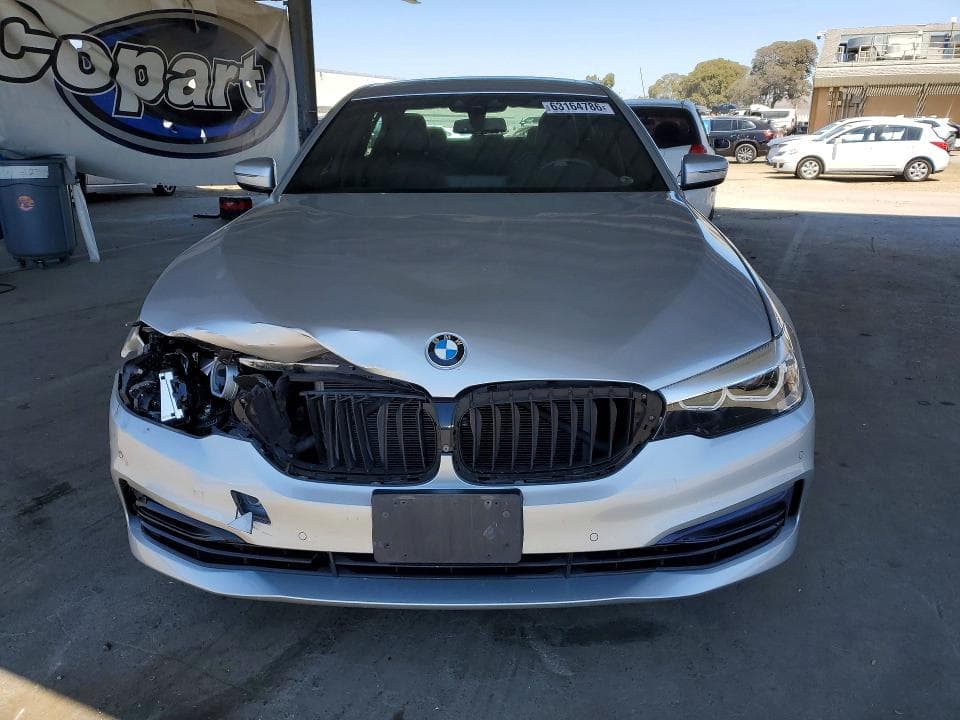 2019 BMW 530E 5