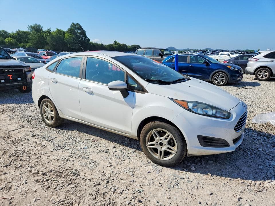 2017 FORD FIESTA SE 4