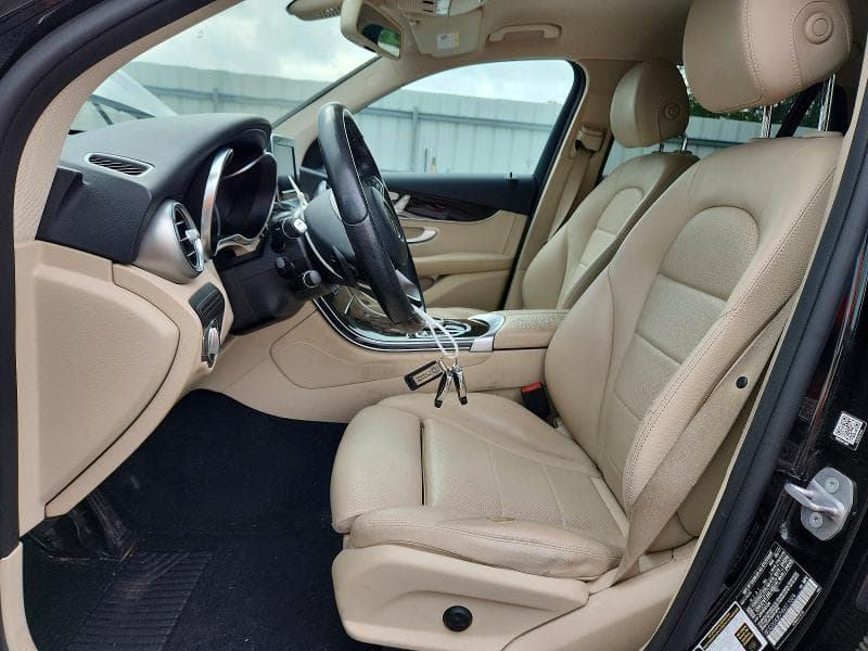 2017 MERCEDES-BENZ GLC 300 7