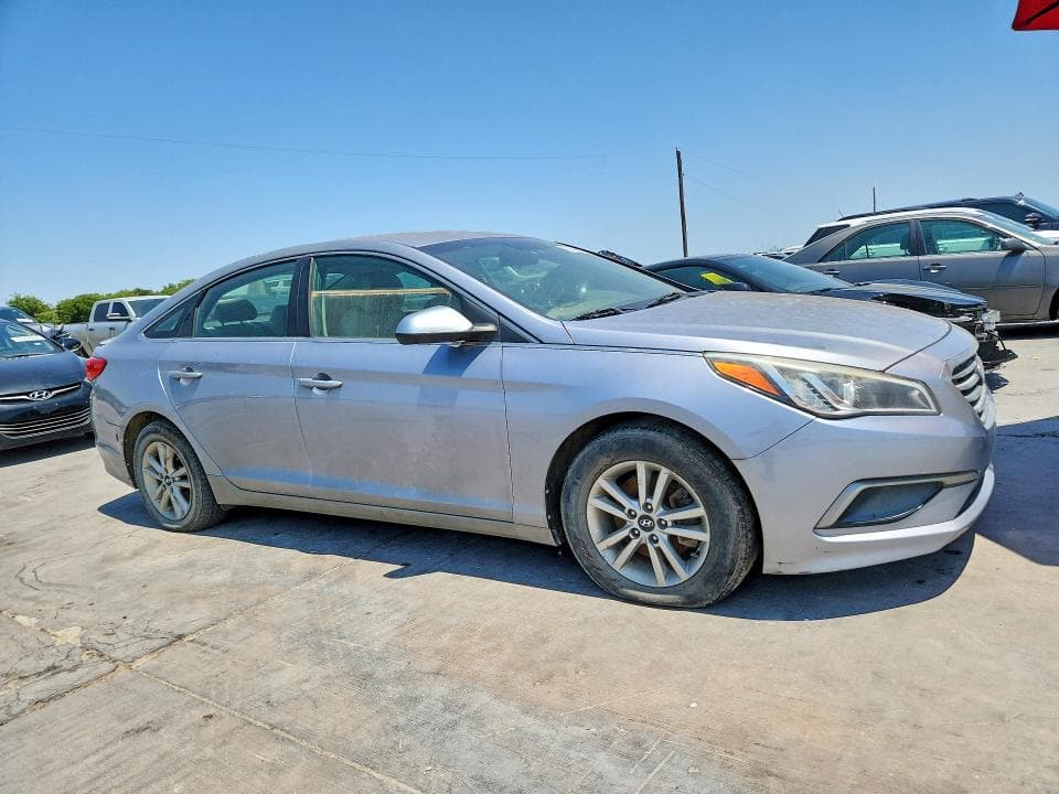 2017 HYUNDAI SONATA SE 4