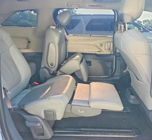2021 TOYOTA SIENNA LIMITED 7-PASSENGER 11